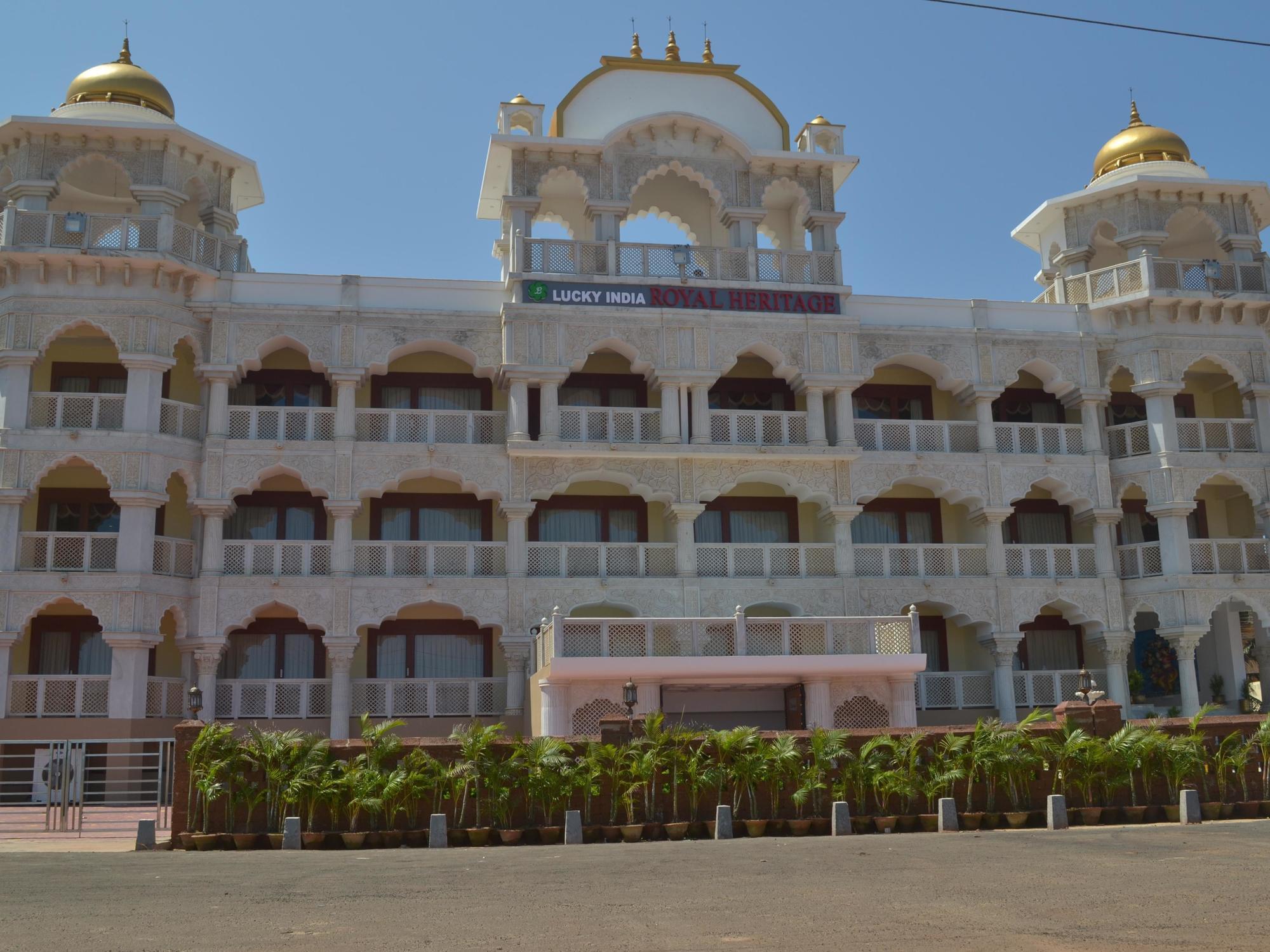 Lucky India Royal Heritage Puri Eksteriør billede