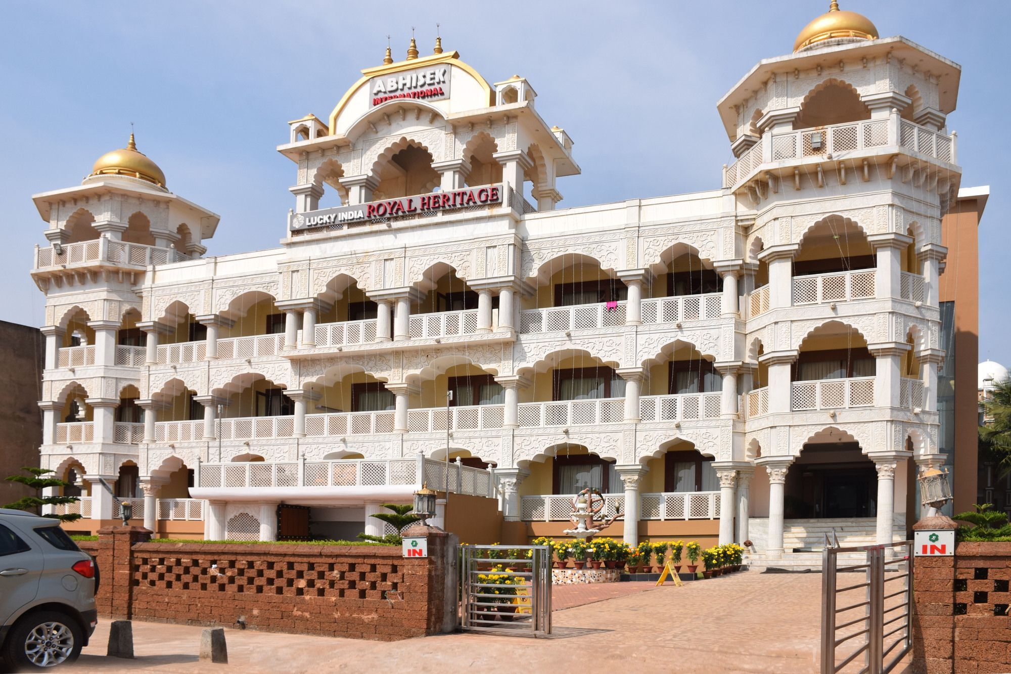 Lucky India Royal Heritage Puri Eksteriør billede